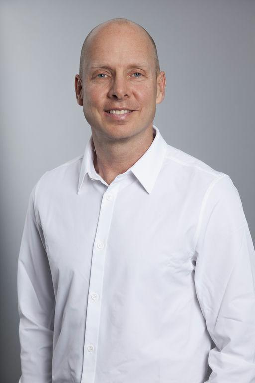 Damon Barnes